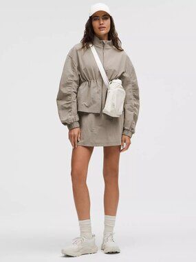 Lulu Lemon Crinkle Nylon Cinchable Jacket- Size large. Color Ash Grey